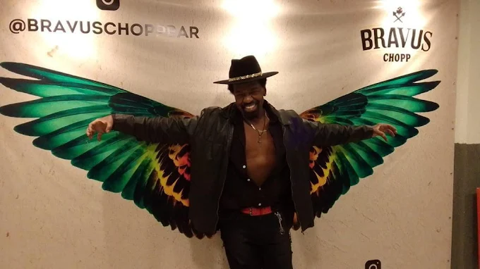 Kharlotte Well posando em evento